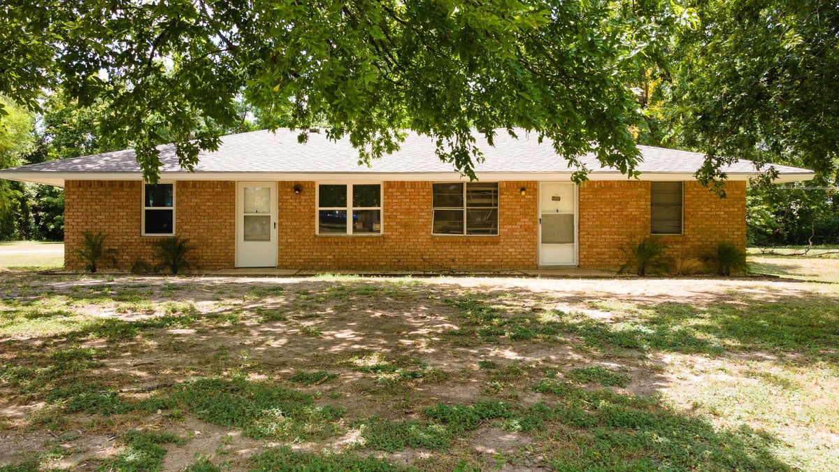 View 2109 W Avenue B Unit #A and B in Country Club Heights 2109 W Avenue B Unit #A and B - front exterior - Luxury home in Country Club Heights, Temple, TX
