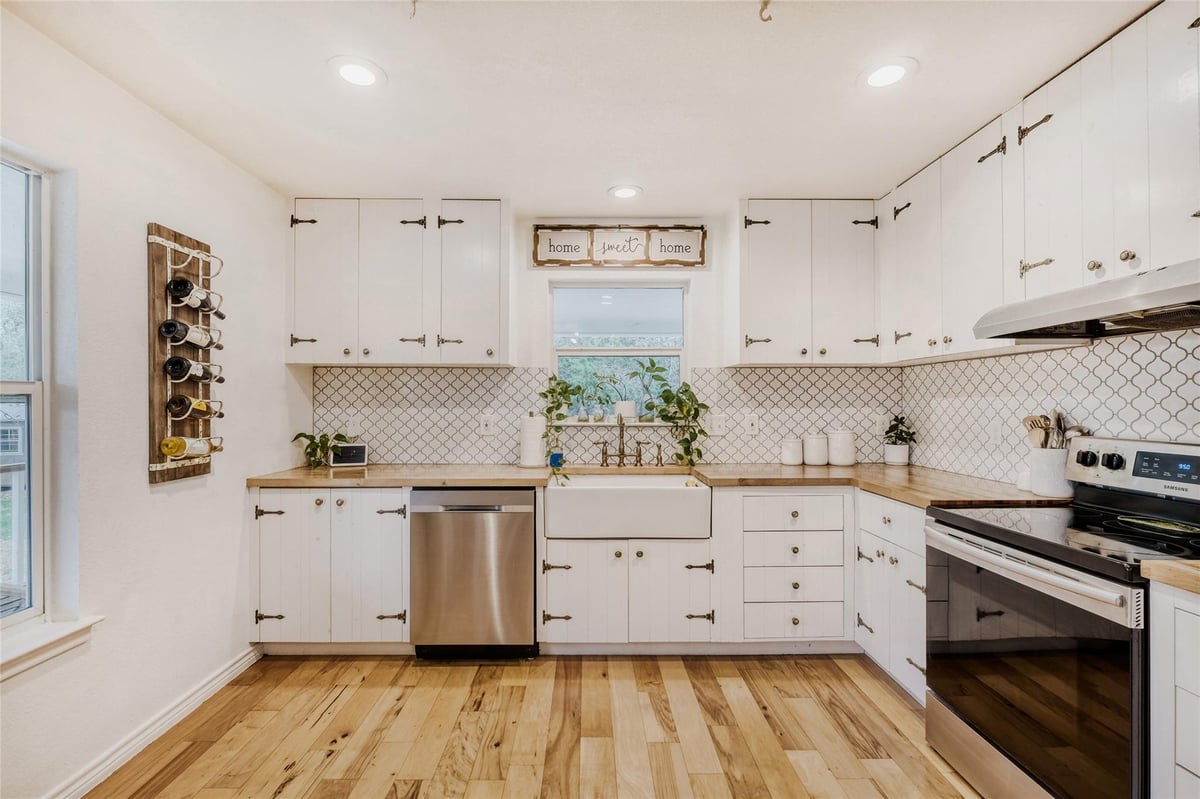 Primary bedroom at 211 Creekwood Ct - 3 bed 2 bath home