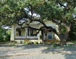 View 211 Park Ln in Fairview Park 211 Park Ln - property photo 1 - Luxury home in Fairview Park, Austin, TX
