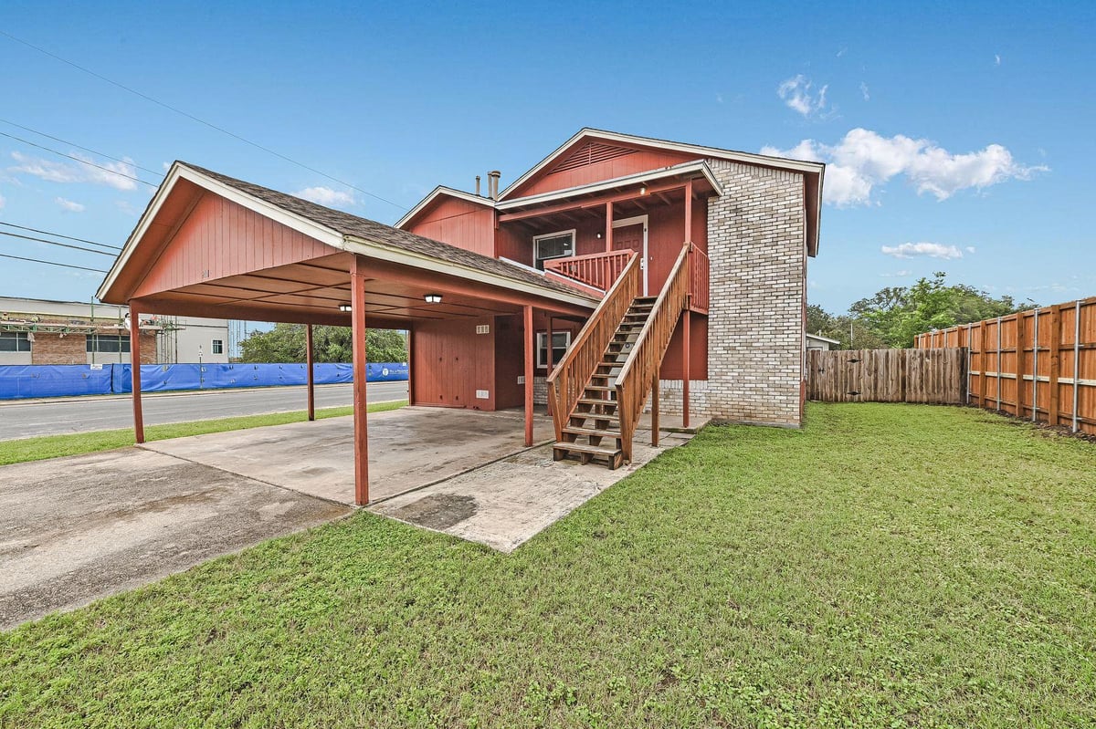 View 2111 Oak Motte LN in South Creek South Sec 02 Amd 2111 Oak Motte LN - property photo 1 - Luxury home in South Creek South Sec 02 Amd, Austin, TX