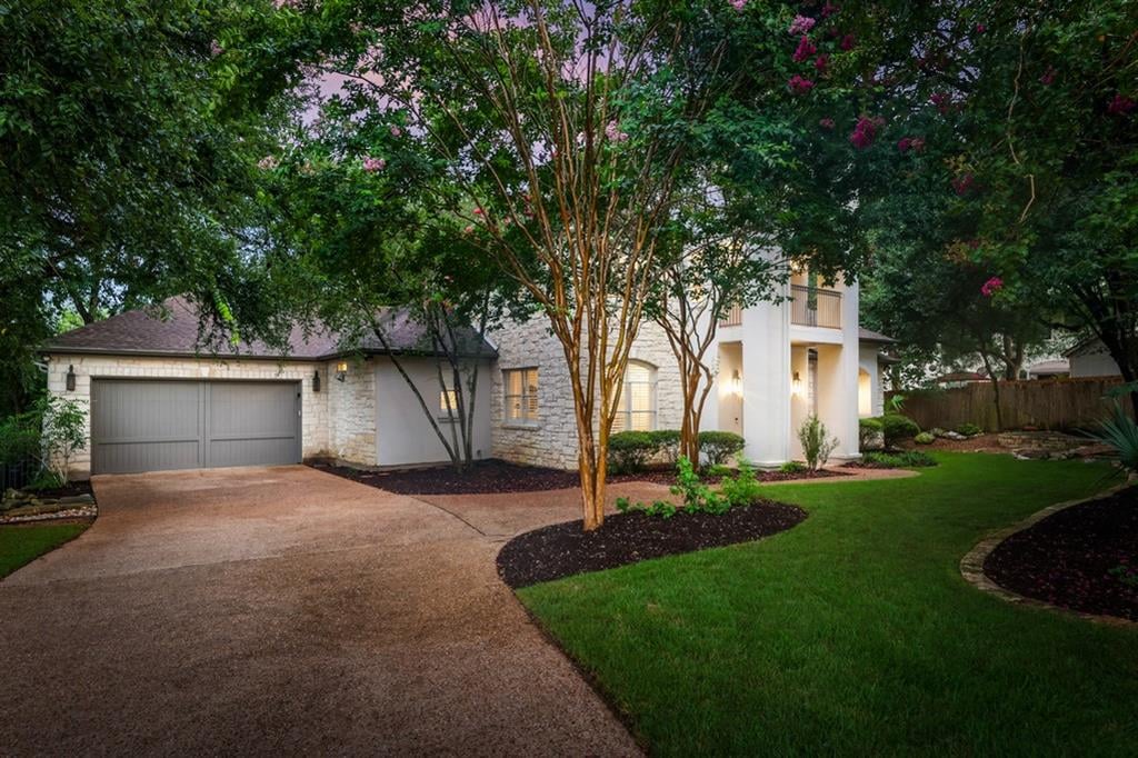View 2113 W 11th ST in Marlton Place Sec 02 2113 W 11th ST - property photo 1 - Luxury home in Marlton Place Sec 02, Austin, TX