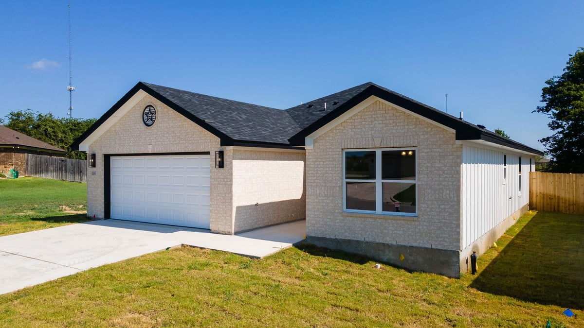Living area at 2115 Blackhawk Loop - 3 bed 2 bath home