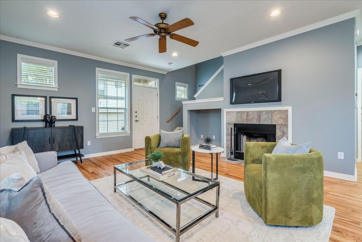 Primary bedroom at 2115 Bluebonnet Ln 4A Ln Unit #4-A - 3 bed 2 bath home