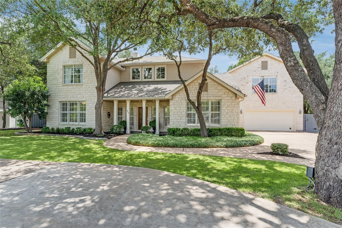 View 2115 W 11th ST in Marlton Place Sec 02 2115 W 11th ST - property photo 1 - Luxury home in Marlton Place Sec 02, Austin, TX