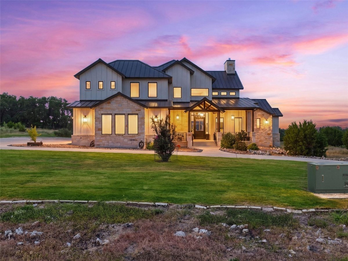 2116 Senora RDG - property photo 1 - Luxury home in CORDOVA BEND, Canyon Lake, TX
