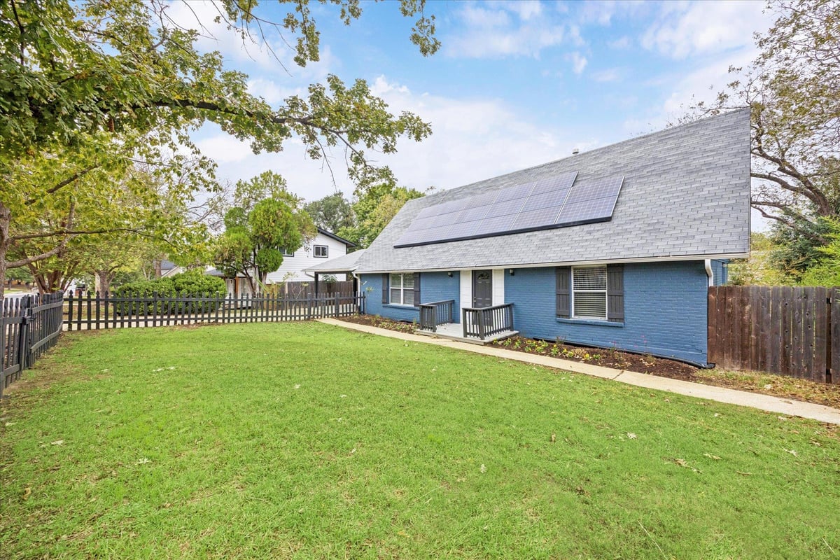 View 2116 Vanderbilt LN in University Hills Sec 01 2116 Vanderbilt LN - property photo 1 - Luxury home in University Hills Sec 01, Austin, TX