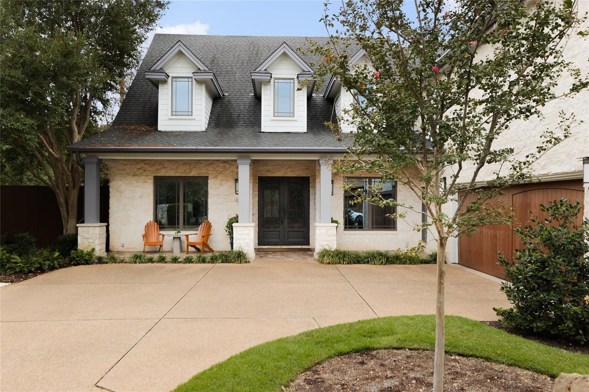 View 2119 W 11th ST in Marlton Place Sec 02 2119 W 11th ST - property photo 1 - Luxury home in Marlton Place Sec 02, Austin, TX