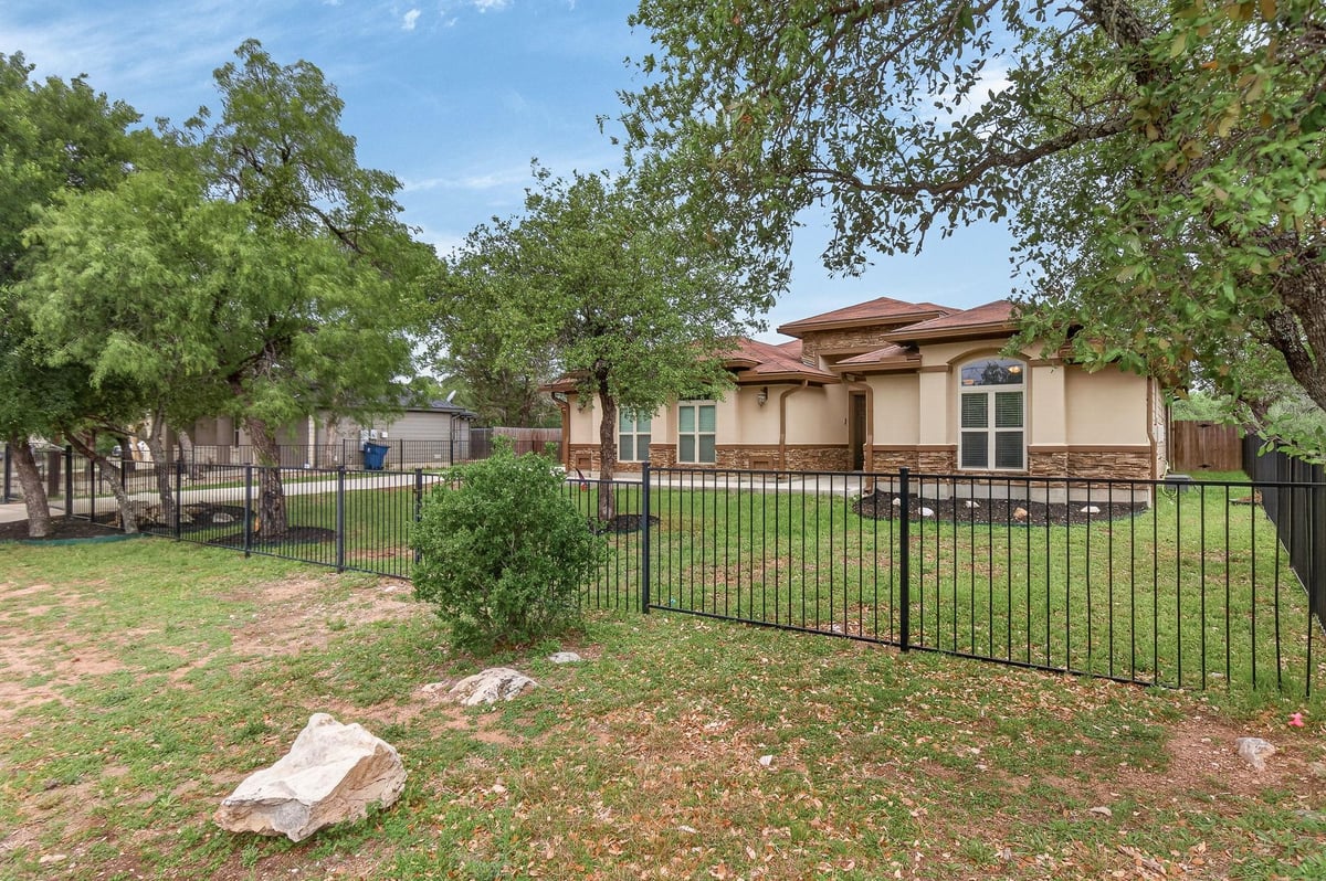 Primary bedroom at 212 Knights Row Row - Castle Terrace, Cottonwood Shores, TX