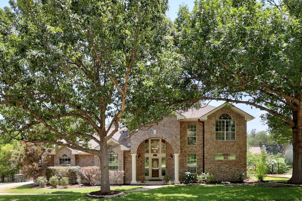 View 212 S Ridge Cir in River Ridge Sec 02-A 212 S Ridge Cir - front exterior - Luxury home in River Ridge Sec 02-A, Georgetown, TX