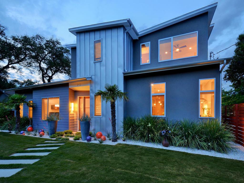 View 212 W Live Oak St in Bouldin Creek 212 W Live Oak St - property photo 1 - Luxury home in Bouldin Creek, Austin, TX