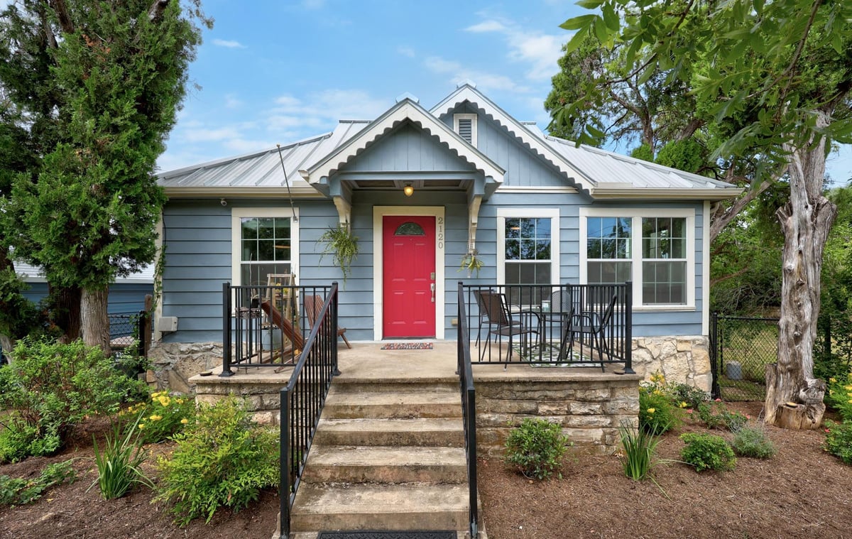 2120 Leander ST - front exterior - Luxury home in Lansdale 2, Georgetown, TX