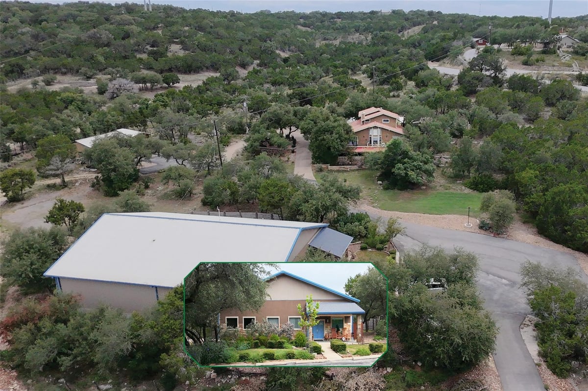 Living area at 21201 Kathy Ln - BEATY SEALE & FORWOOD, Spicewood, TX