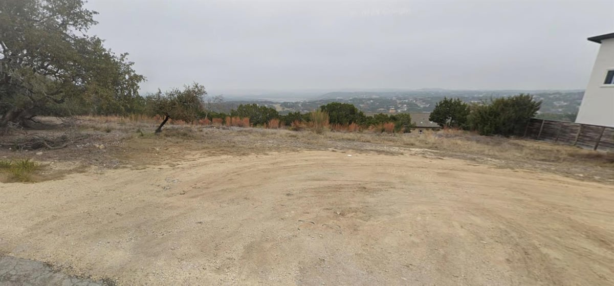 21220 Portsmouth CV - front exterior - Luxury lot in Highland Lake Estates, Lago Vista, TX