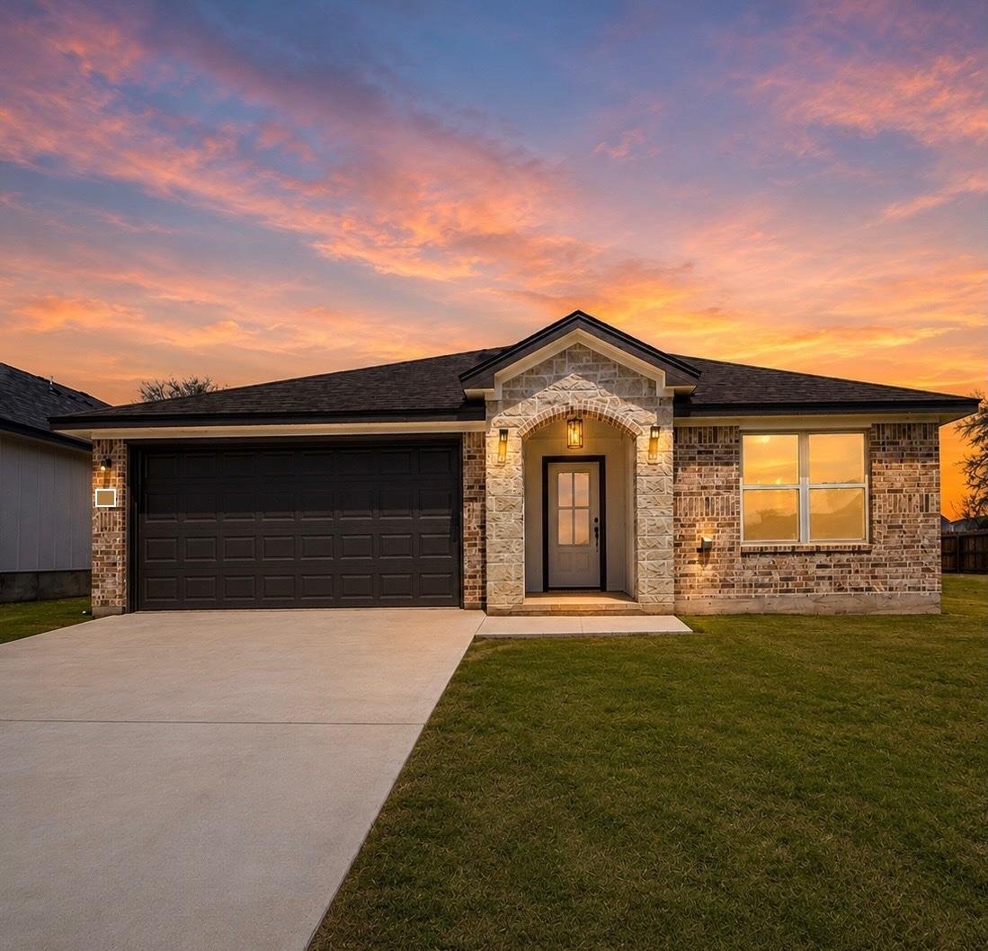 View 2123 Blackhawk LOOP in Connell Sub 2123 Blackhawk LOOP - front exterior - Luxury home in Connell Sub, Belton, TX