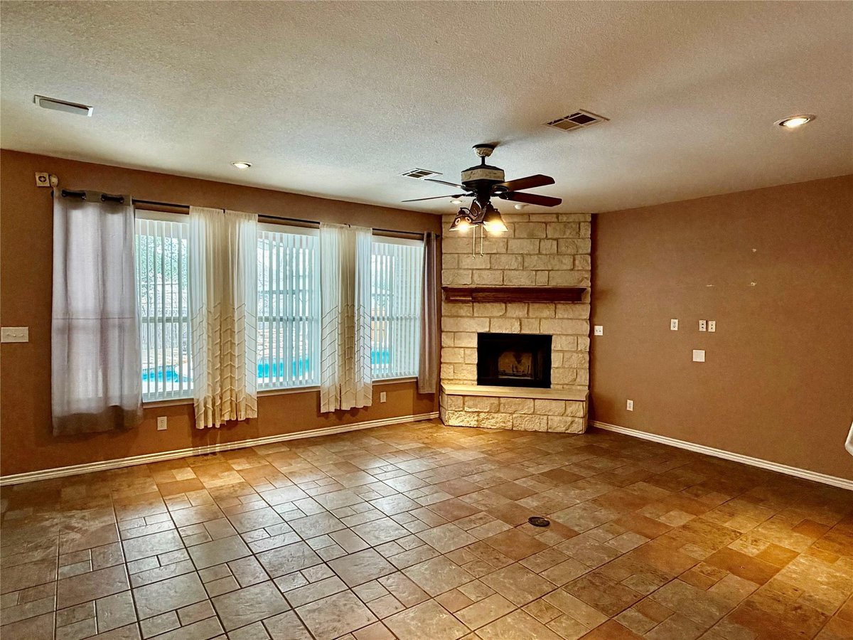 Primary bedroom at 2123 Grizzly Trl - 5 bed 4 bath home