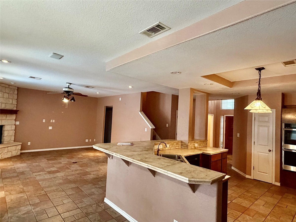 Bathroom at 2123 Grizzly Trl - 5 bed 4 bath home
