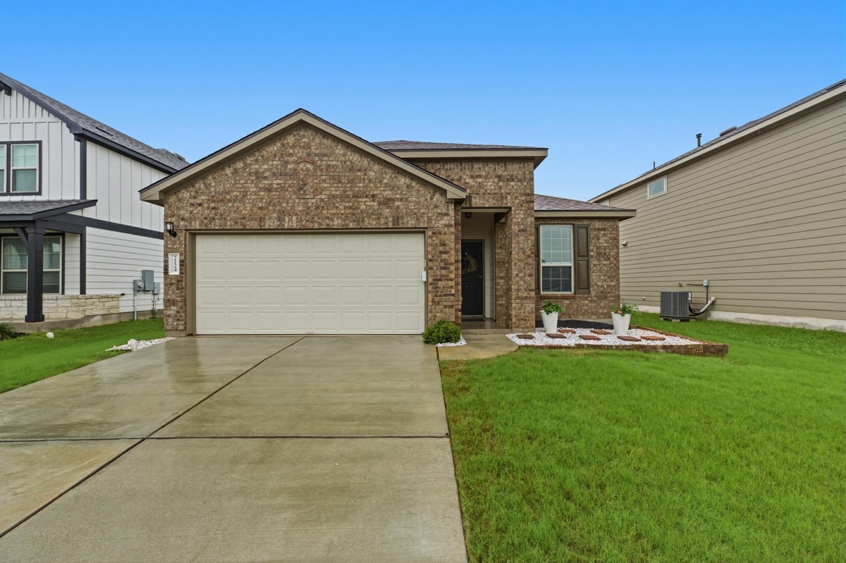 2124 Cliffbrake Way - front exterior - Luxury home in CARLSON PLACE, Georgetown, TX