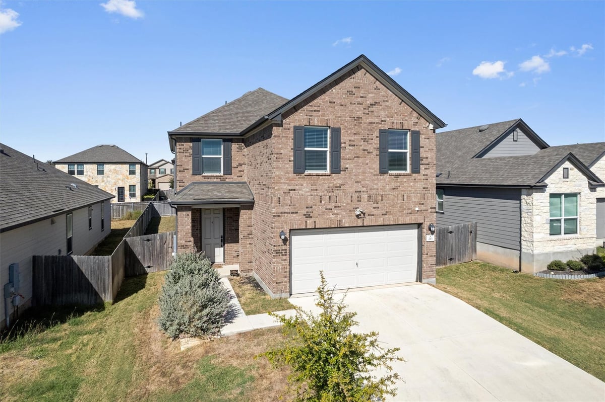 View 213 Sweet Autumn Dr in Maple Creek 213 Sweet Autumn Dr - front exterior - Luxury home in Maple Creek, Georgetown, TX