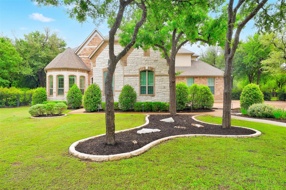 View 213 Vista LN in Gabriels Grove Sec 01 213 Vista LN - front exterior - Luxury home in Gabriels Grove Sec 01, Georgetown, TX