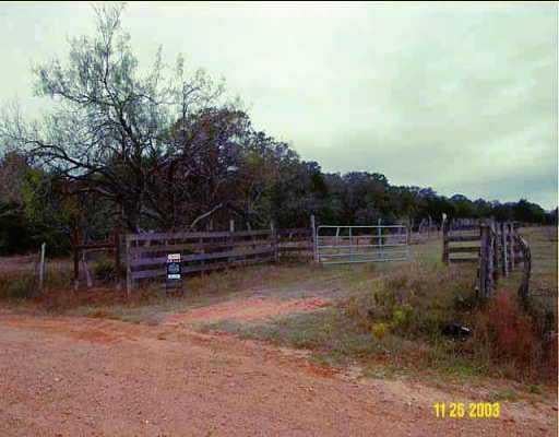 View 214 Hellinger Rd 214 Hellinger Rd - front exterior - Luxury home in Flatonia, TX