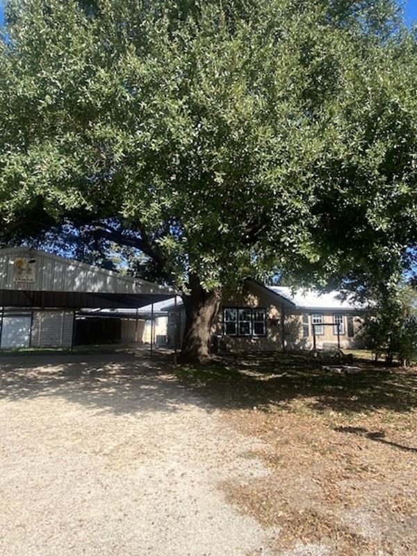 View 214 S Hackberry Ave in O T Luling 214 S Hackberry Ave - front exterior - Luxury home in O T Luling, Luling, TX