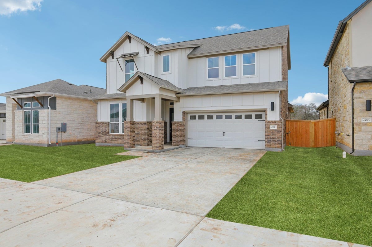 Living area at 214 San Saba Dr - 5 bed 4 bath home