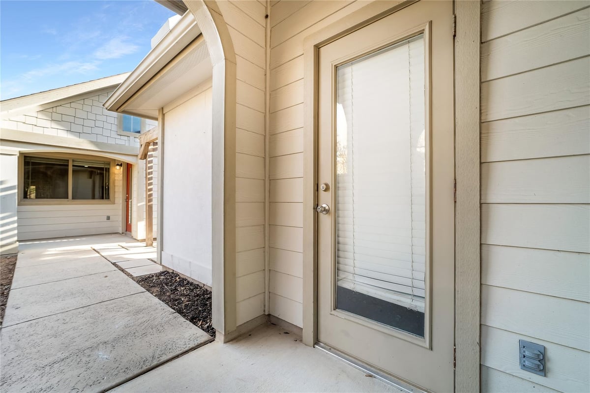 Primary bedroom at 214 Silo St - 3 bed 2 bath home