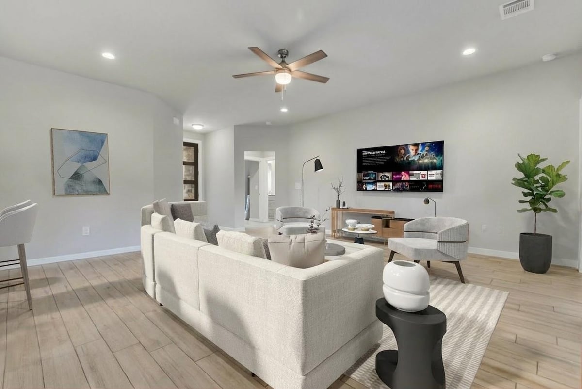 Primary bedroom at 21414 Santa Carlo Ave - Highland Lk Ests Sec 25, Lago Vista, TX