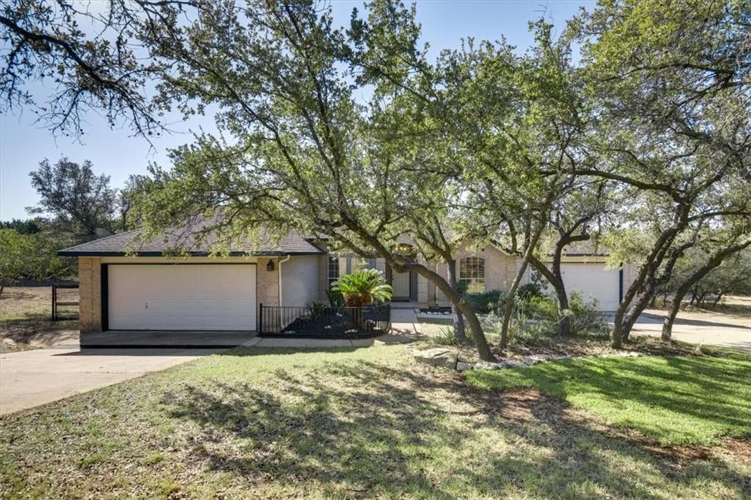 View 21415 Boggy Ford Rd in Highland Lake Estates Sec 31 21415 Boggy Ford Rd - property photo 1 - Luxury home in Highland Lake Estates Sec 31, Lago Vista, TX