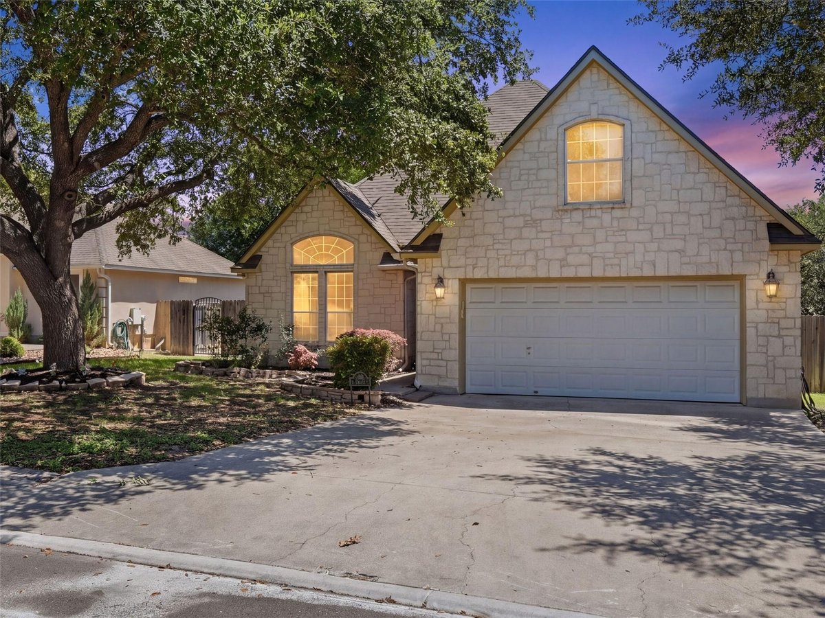 View 2147 N Ranch Estates BLVD in New Braunfels Ranch Estates 2147 N Ranch Estates BLVD - front exterior - Luxury home in New Braunfels Ranch Estates, New Braunfels, TX