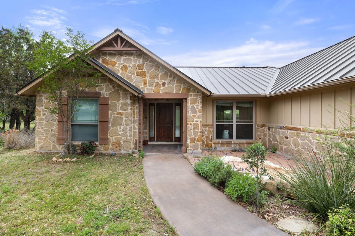 View 215 Maverick Cir in Horseshoe Bay 215 Maverick Cir, photo 1, Horseshoe Bay, Horseshoe Bay, TX