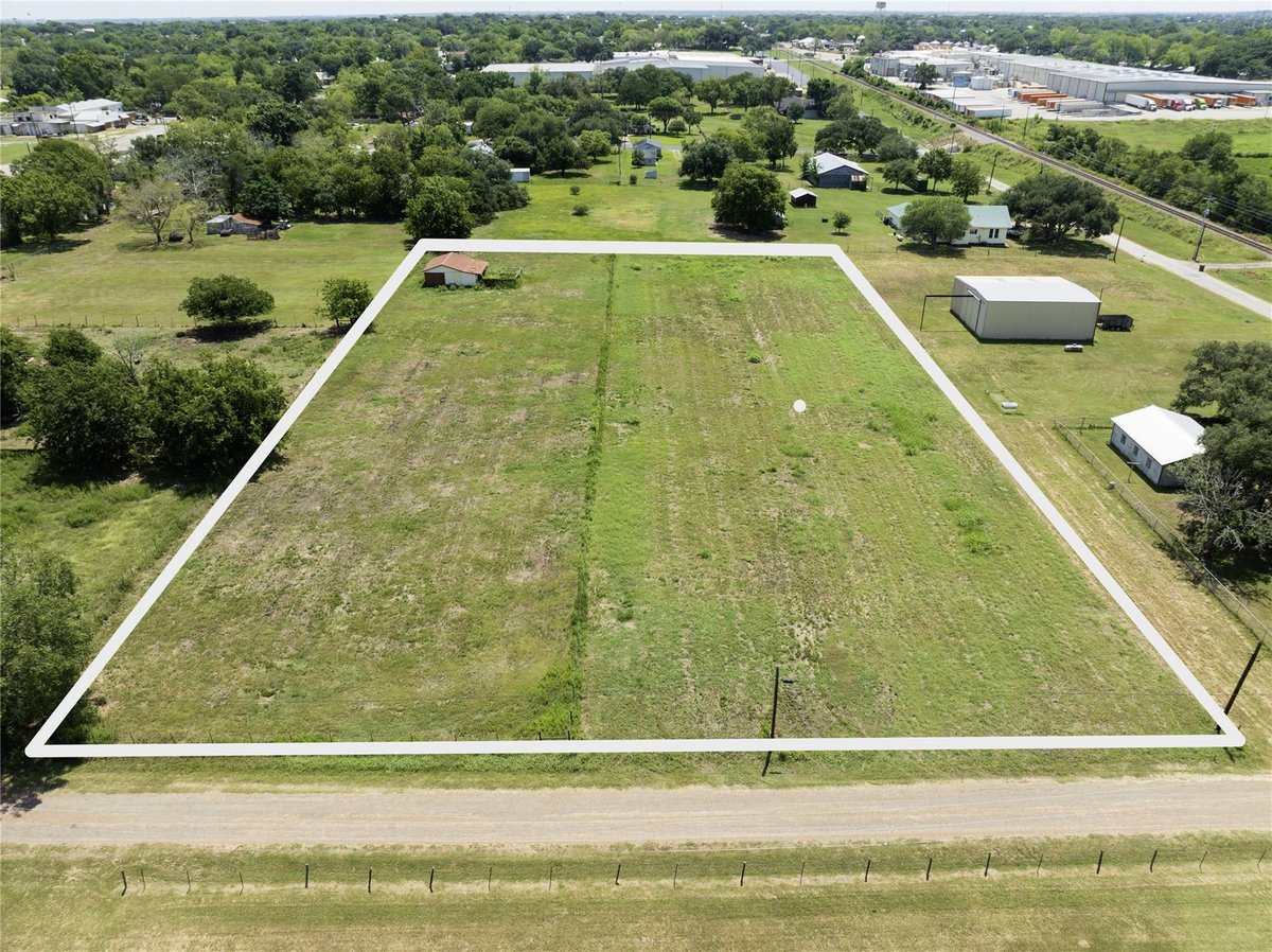 View 215 Old Highway 90 Loop in West Add 523 215 Old Highway 90 Loop - front exterior - Luxury lot in West Add 523, Schulenburg, TX