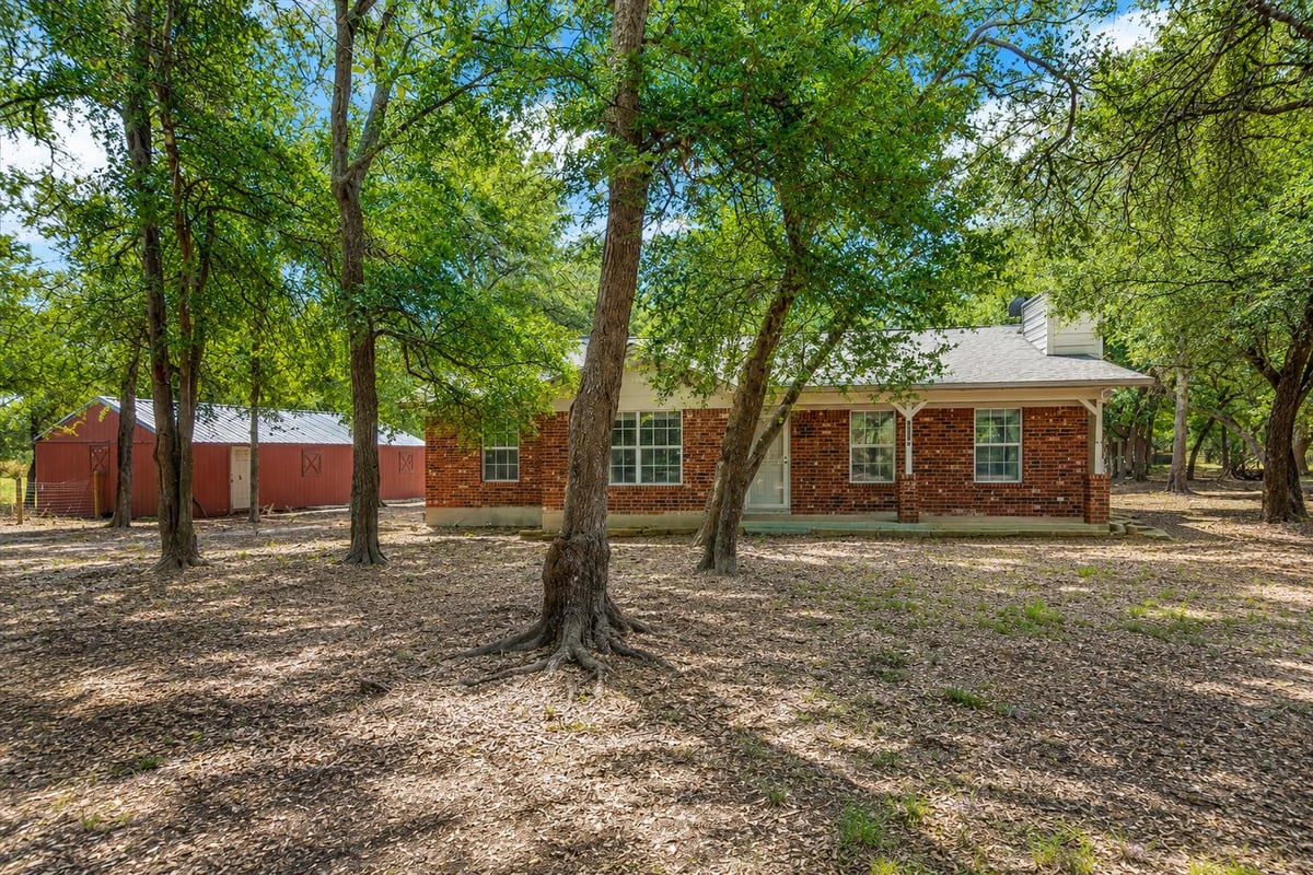 2150 124 County RD - front exterior - Luxury home in Joseph Woods A 649, Georgetown, TX