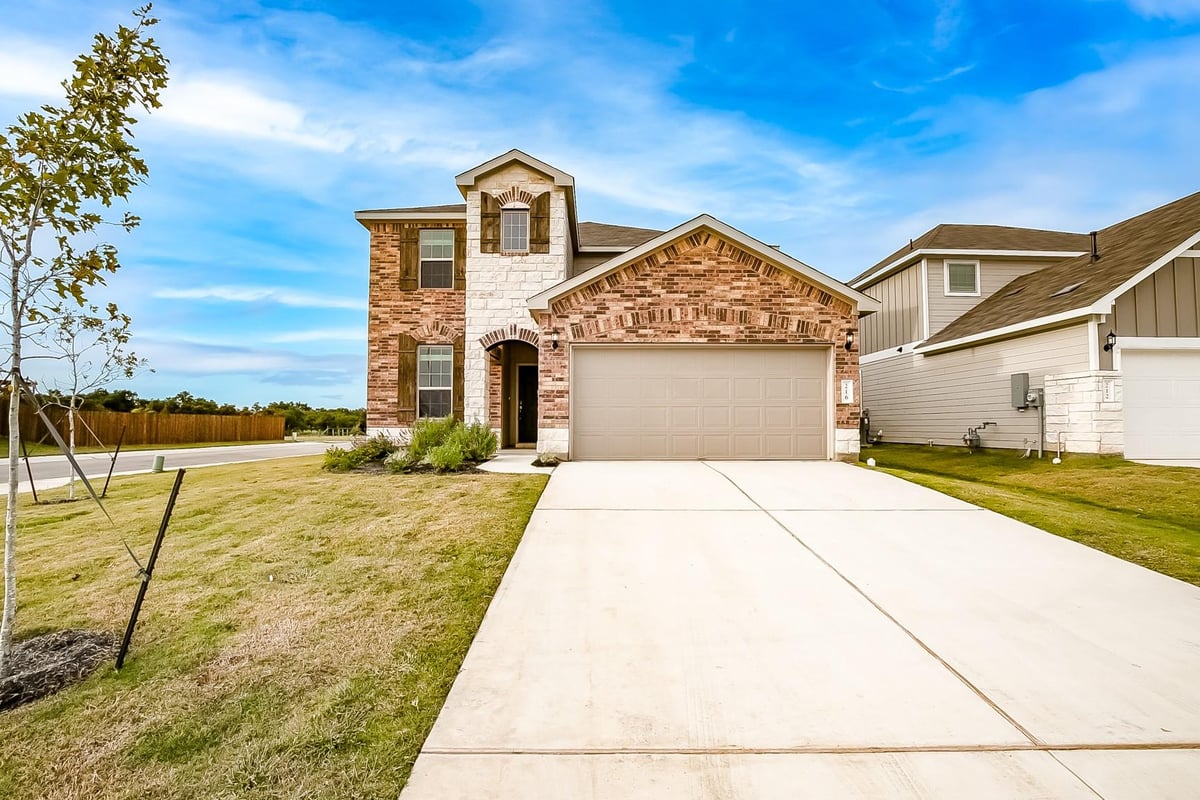 View 216 English Oak St in Carlson Place 216 English Oak St - property photo 1 - Luxury home in Carlson Place, Georgetown, TX