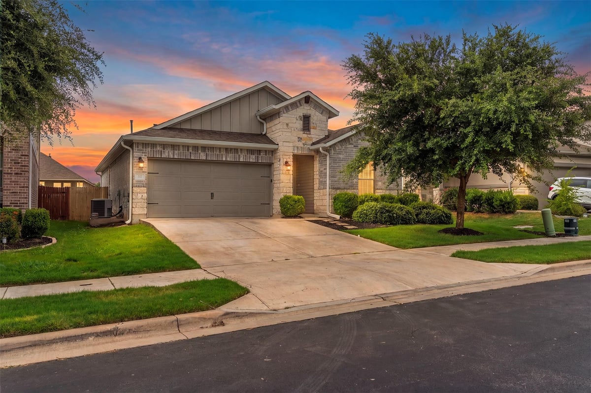 217 Spanish Foal TRL - front exterior - Luxury home in Saddle Creek, Georgetown, TX