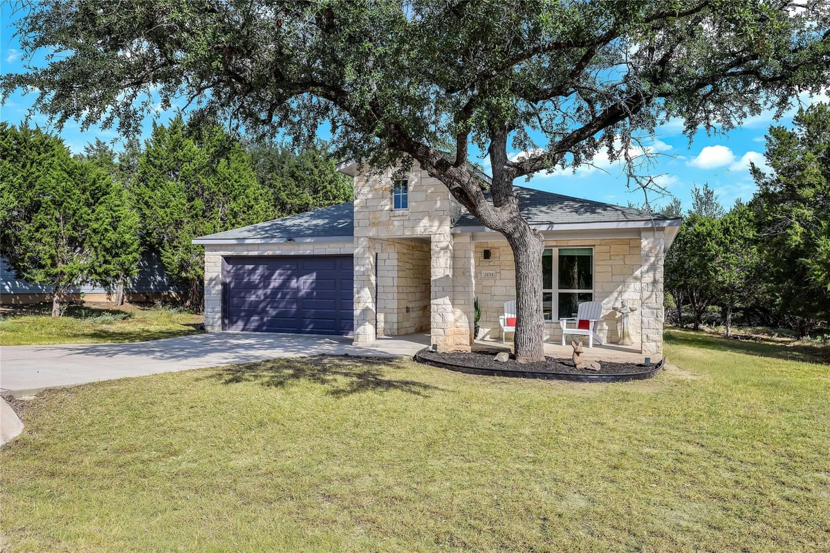 View 21711 Crystal WAY in Highland Lake Estates Sec 34 21711 Crystal WAY - property photo 1 - Luxury home in Highland Lake Estates Sec 34, Lago Vista, TX