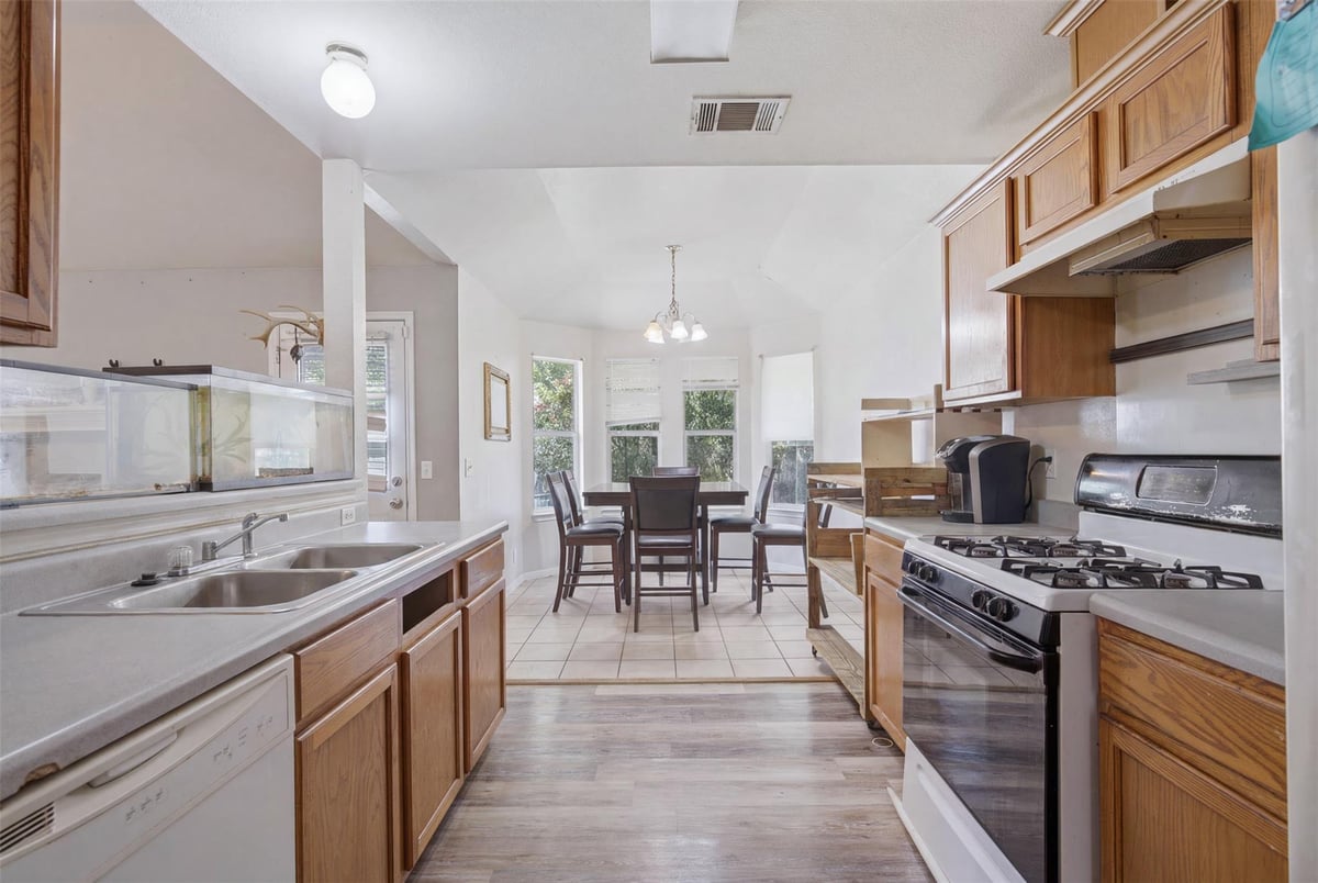 218 Juniper ST - property photo 1 - Luxury home in Crystal Knoll Terrace Pud Unit 2 Am, Georgetown, TX