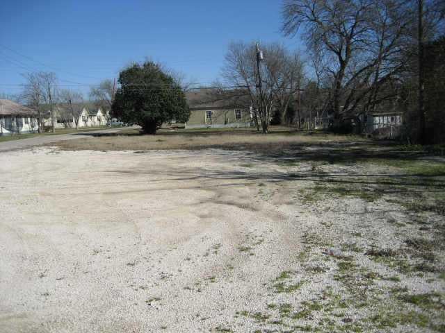 View 218 Lizzie ST 218 Lizzie ST - front exterior - Luxury lot in Taylor, TX