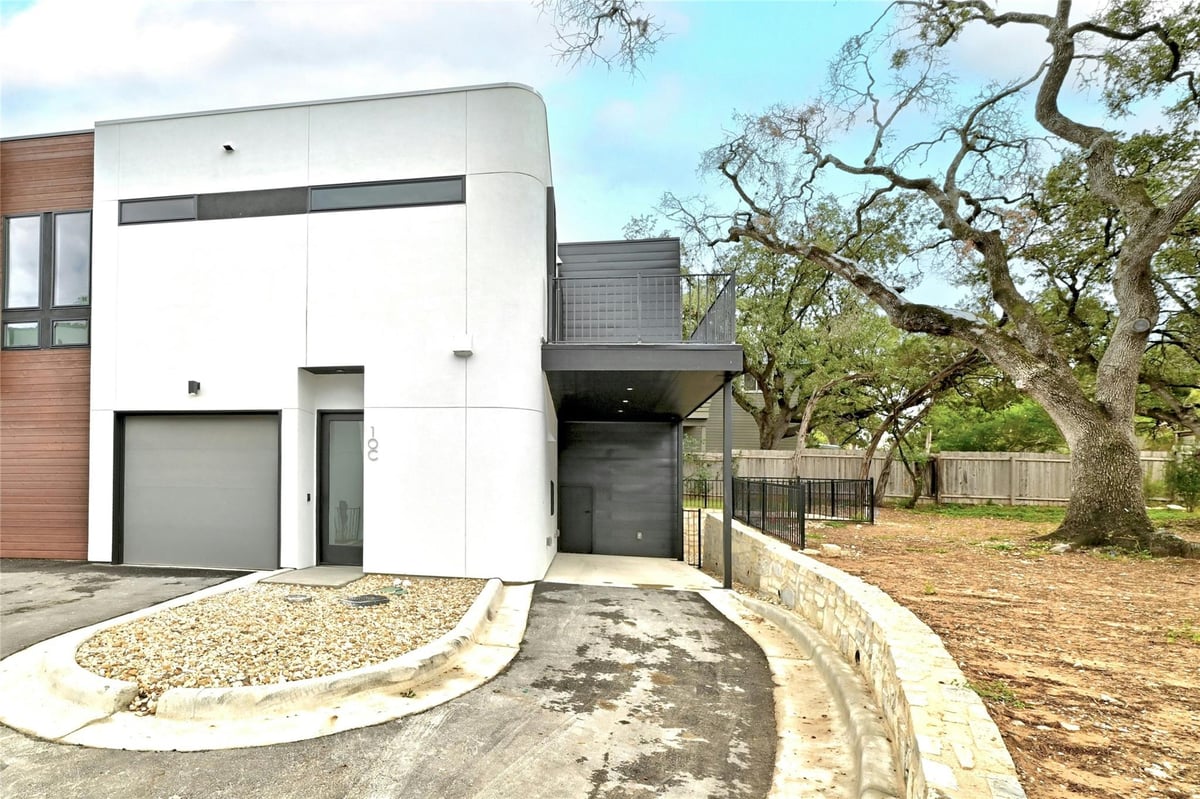 View 219 Lessin LN Unit #10C in Post Road 219 Lessin LN Unit #10C - property photo 1 - Luxury home in Post Road, Austin, TX