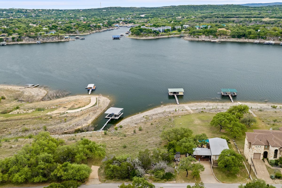 Primary bedroom at 21909 Mockingbird St - Emerald Bend Sec 01, Lago Vista, TX