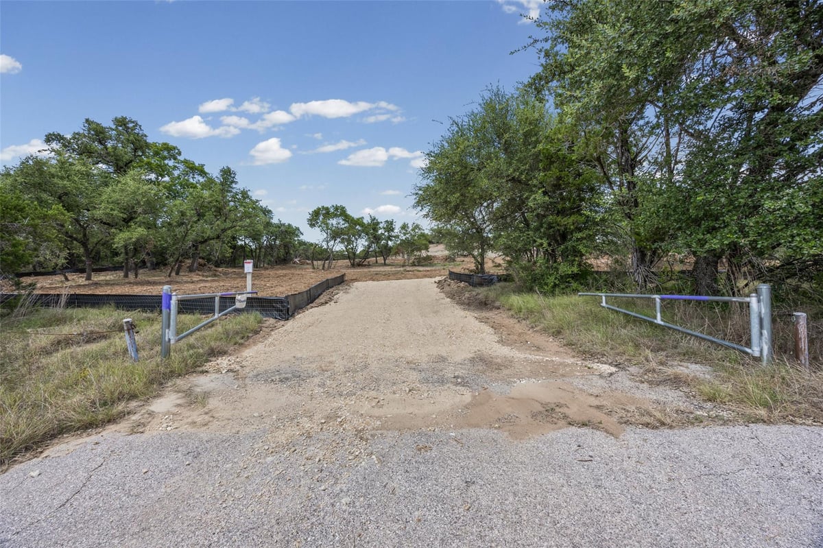 View 21924 Nameless RD in Honeycomb Hollow 21924 Nameless RD - property photo 1 - Luxury lot in Honeycomb Hollow, Leander, TX