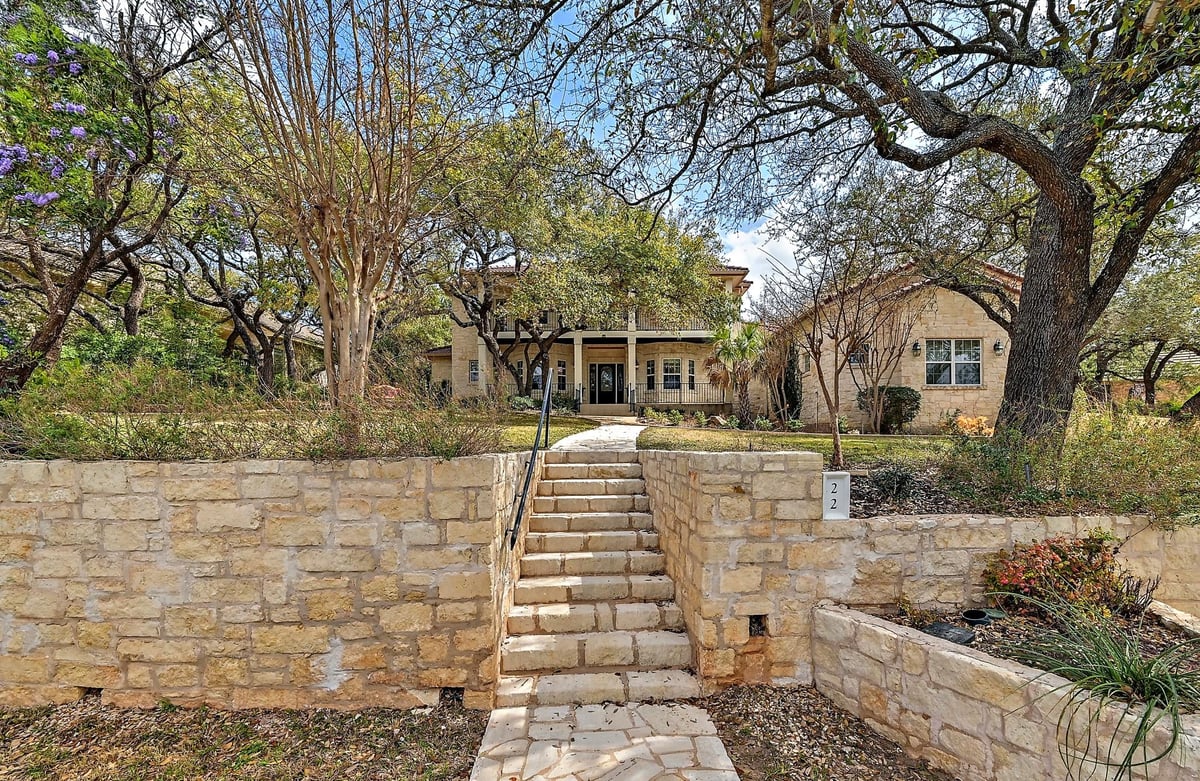 View 22 Hedgebrook WAY in Hills Lakeway Ph 09 22 Hedgebrook WAY - front exterior - Luxury home in Hills Lakeway Ph 09, The Hills, TX