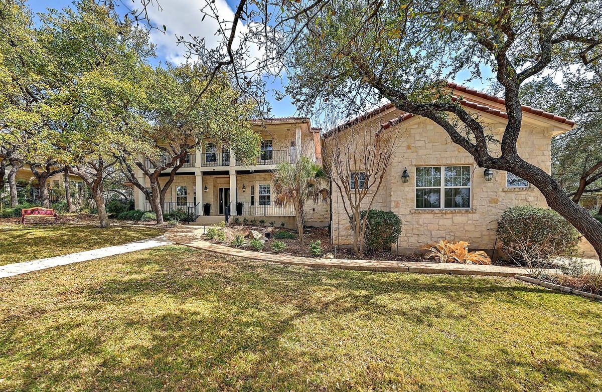 View 22 Hedgebrook Way in Hills Lakeway Ph 09 22 Hedgebrook Way - front exterior - Luxury home in Hills Lakeway Ph 09, The Hills, TX