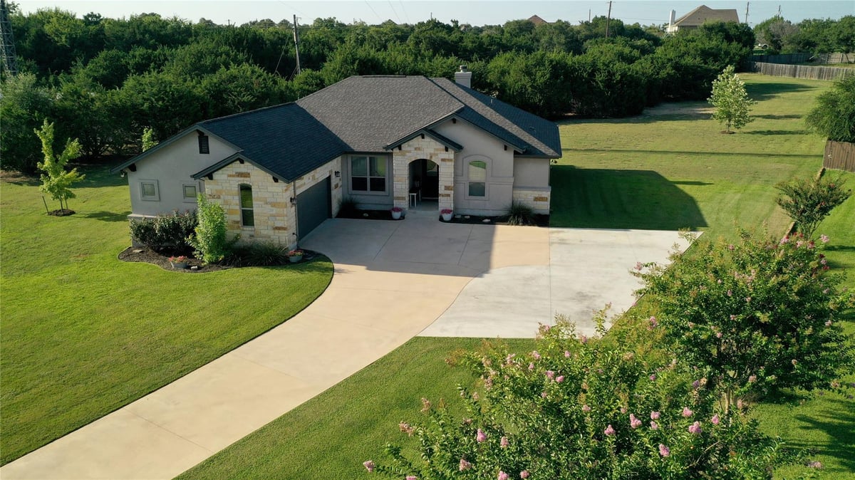 View 220 Angela DR in Cierra Vista 220 Angela DR - front exterior - Luxury home in Cierra Vista, Liberty Hill, TX