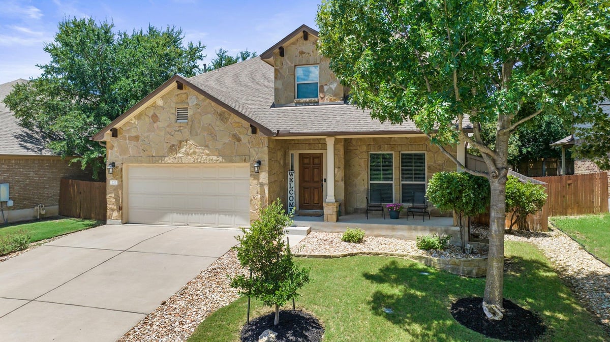 View 220 San Matteo St in Rancho Sienna Sec 02 220 San Matteo St - property photo 1 - Luxury home in Rancho Sienna Sec 02, Georgetown, TX