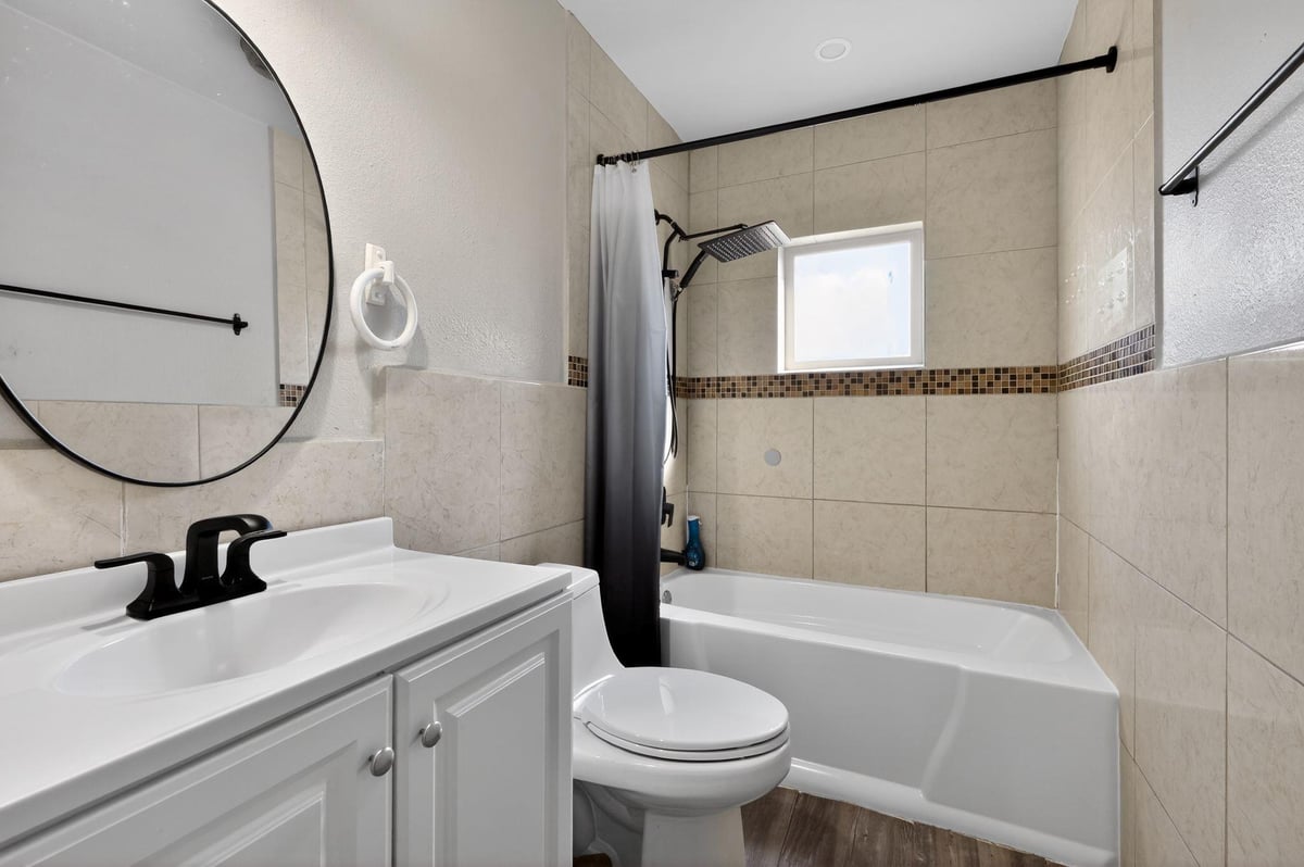 Primary bedroom at 220 W Mockingbird Ln - 4 bed 2 bath home