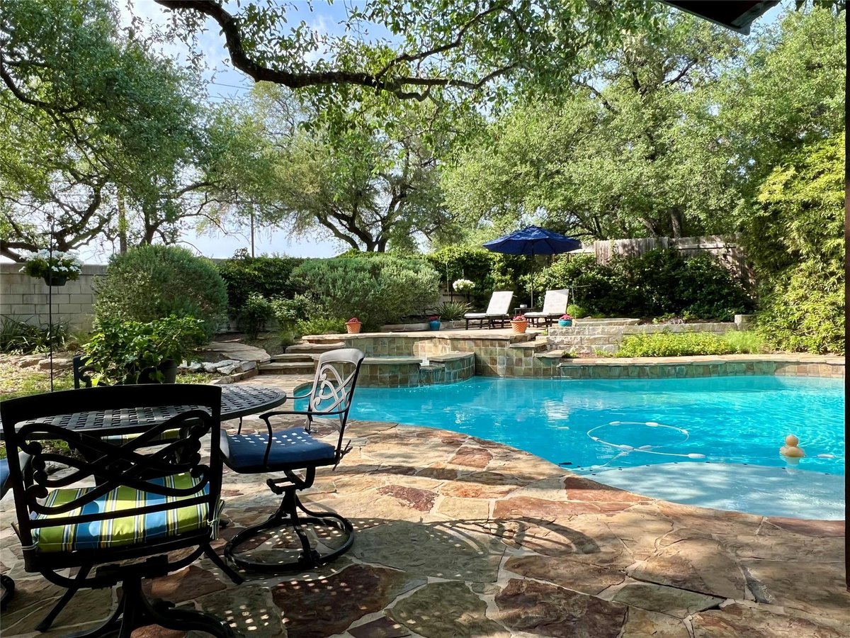 2200 Rio Mesa Dr - front exterior - Luxury home in Steiner Ranch Ph 01 Sec 08, Austin, TX