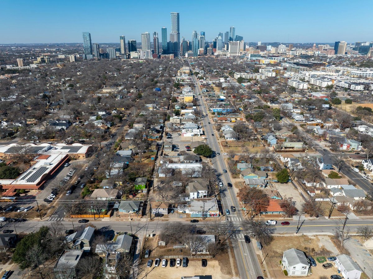 View 2201 E Cesar Chavez St in Driving Park Add 2201 E Cesar Chavez St - front exterior - Luxury home in Driving Park Add, Austin, TX