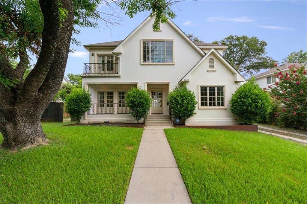 View 2202 Bonita St in Tarrytown Oaks 2202 Bonita St - front exterior - Luxury home in Tarrytown Oaks, Austin, TX