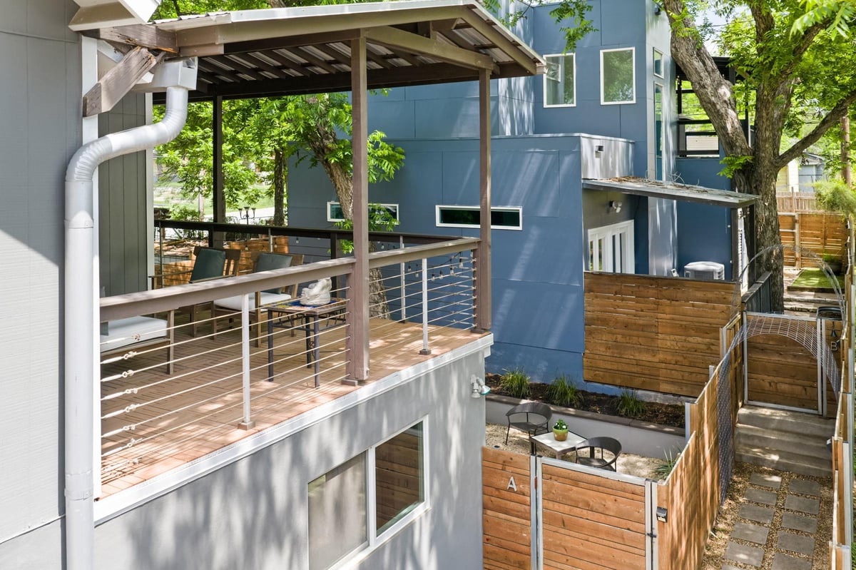View 2202 Garden ST Unit #B in Garden Condo 2202 2202 Garden ST Unit #B - front exterior - Luxury home in Garden Condo 2202, Austin, TX